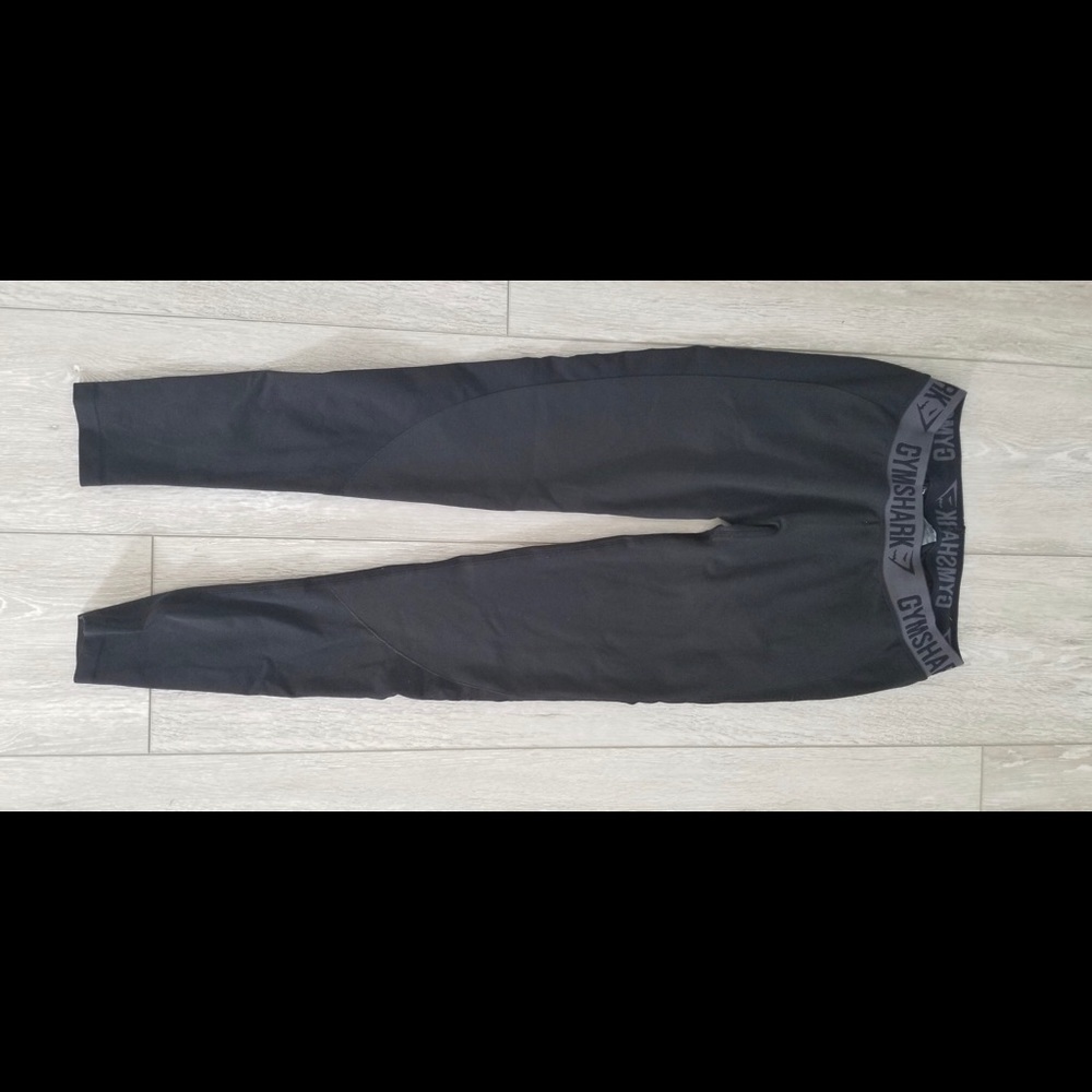 Black gymshark leggings